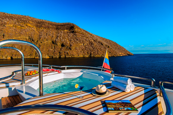 treasure-comfort-sun-deck-galapagos-oniric