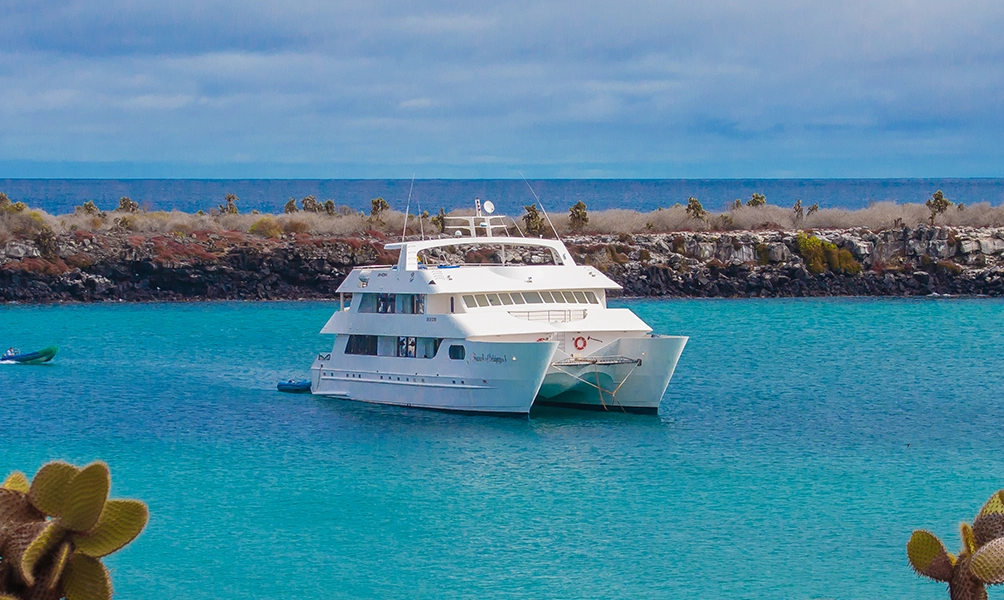 galapagos-treasure-navigation-cruise-firstclass